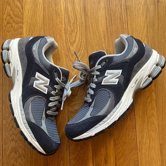 New Balance Shoes - New Balance 2002R sneakers Blue / Navy